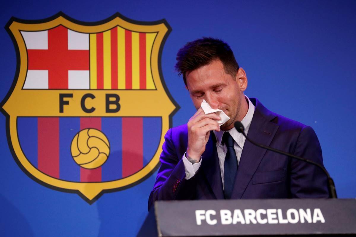 Messi crying to leave Barcelona