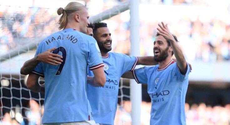 erling-haaland-and-manchester-city-team-mates
