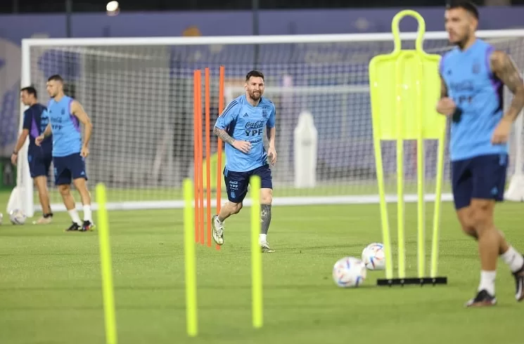 lionel-messi-argentina-national-team-training-world-cup