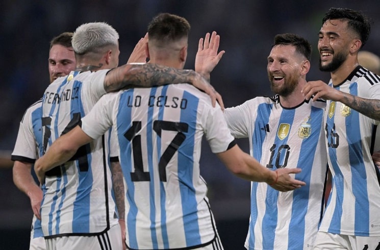argentina-national-team-goal-celebration-lionel-messi-enzo-fernandez